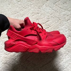 WOMEN'S NIKE AIR HUARACHE 10.5